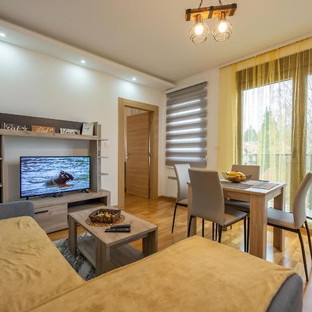 Apartmani Oktobar 06 Zlatibor Kültér fotó